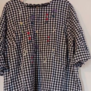 Size 2X Summer Top Hannah Light‎ and cool.